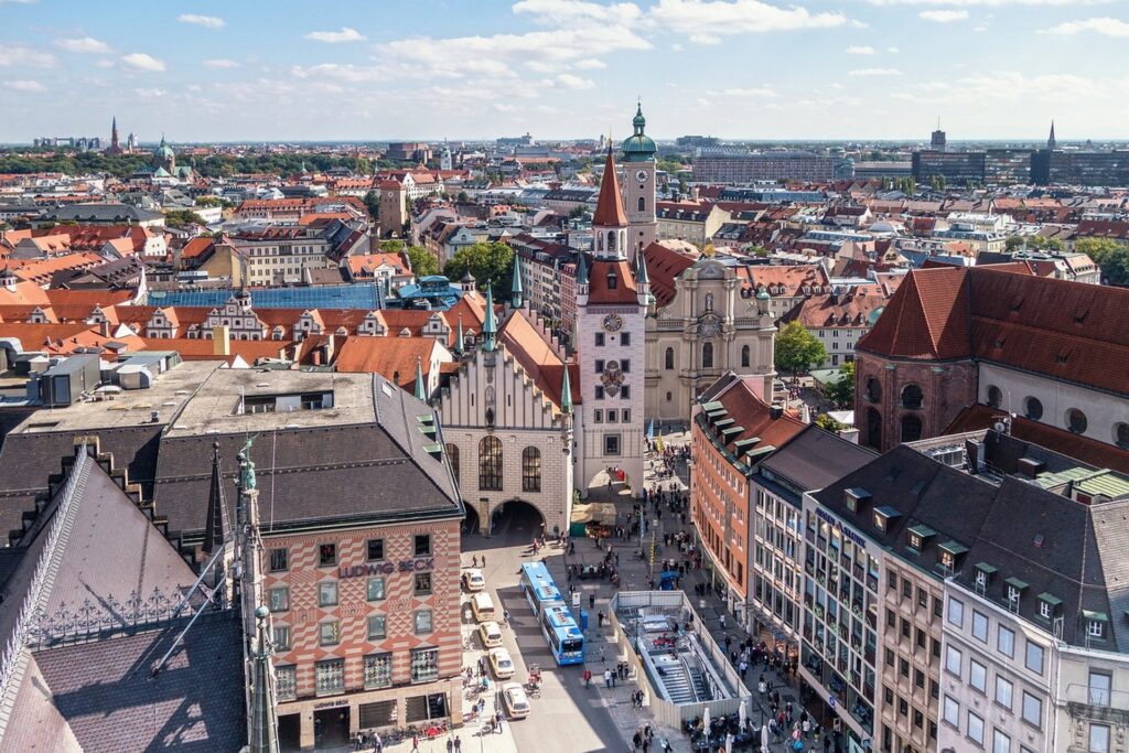 Schulklasse entdeckt München mit NewEuropeTours während einer kostenlosen Stadtführung